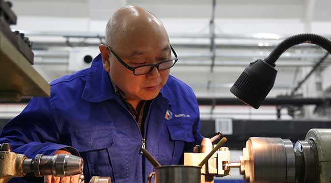 中國夢·大國工匠篇 | 航天“手藝人”王保森：薪火傳承 桃李爭輝（圖）