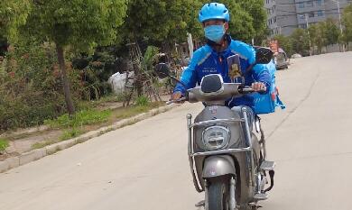 【愛在城市】兼職幫30余人找到家，大家被這個“不務正業”的外賣小哥圈粉了！