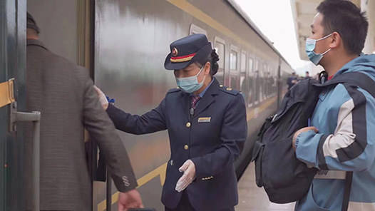 【愛在城市】一條線“繡”出暖心服務