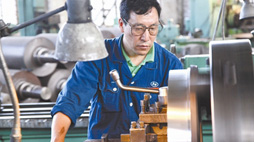 【2016勞動者之歌】耿家盛：就玩“一把刀”