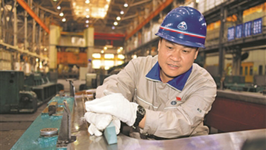 【2021勞動者之歌】馮斌：攻克大型模具疑難雜癥的“圣手模醫”