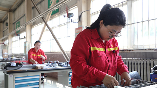 【一線：360行】裝配電工·數百個節點“零失誤”