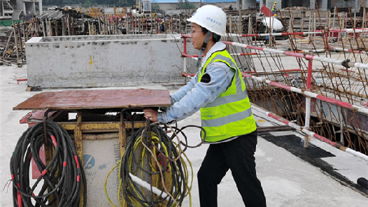 【“五小”創新有我在】移動臺車成工友“小跟班”