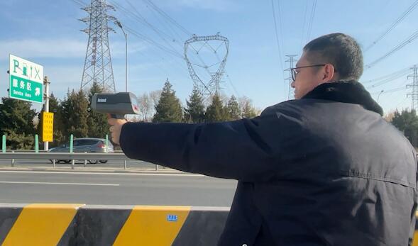 【愛在城市】公交安全員：奔波在路上的“守護者”