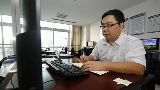 中國夢·大國工匠篇 | 從小小檢修工到電力專家 “電網醫生”張霽明