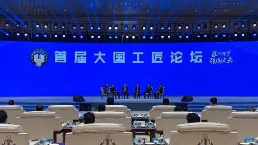 向文波：職業(yè)教育步入高校企業(yè)“雙主體”時代