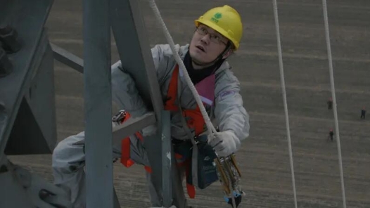 大國工匠 | 王進(jìn)：行走在特高壓線上的人