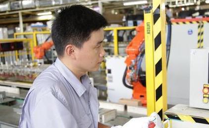 中國夢·大國工匠篇 | 海爾集團首席技師崔惠峰：業精于勤 行成于思