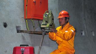 中國夢·大國工匠篇 | 城市地鐵背后的“工程之眼”王斌：精度以毫米計