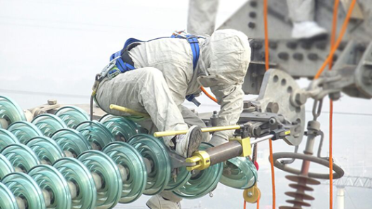 中國(guó)夢(mèng)·大國(guó)工匠篇 | 閆旭東：奮戰(zhàn)在高壓線上的勇者