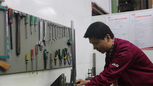 中國夢·大國工匠篇 | 大國工匠盛保柱：堅守二十余載 用創新托起“智造中國”