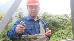 中國夢·大國工匠篇 | 周紅亮：情系光明匠心紅