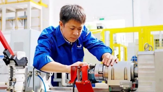 《中共中央國務院關于深化產業工人隊伍建設改革的意見》單行本出版