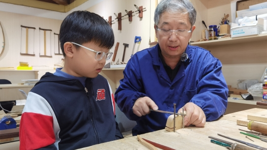 身邊榜樣丨“做一事 終一生”——古舊家具修復傳承人劉金良
