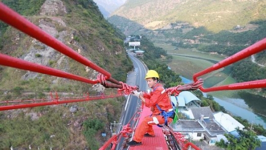 “最美職工”阮明陶：瀾滄江上的守橋人