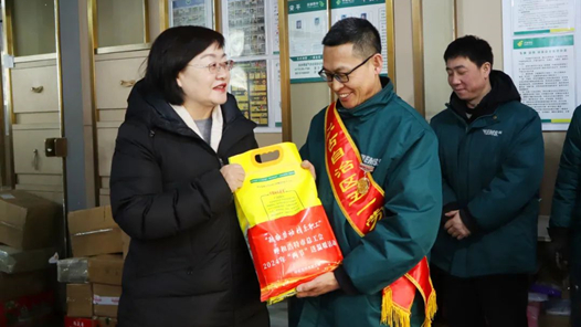 呼和浩特市總工會持續開展新春走基層“兩節”送溫暖慰問活動