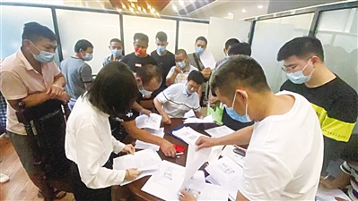 136名工人逾52萬元工資拿回來了！