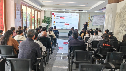 云南省騰沖市總工會：普法宣傳進企業 法治護航促發展