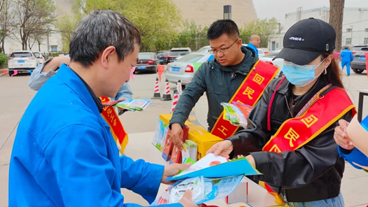 呼和浩特市總工會深入企業開展《職業病防治法》宣傳活動