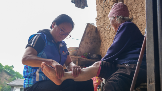 勞動(dòng)者之歌｜“村醫(yī)”張智娟：情系山鄉(xiāng) 守護(hù)村民健康