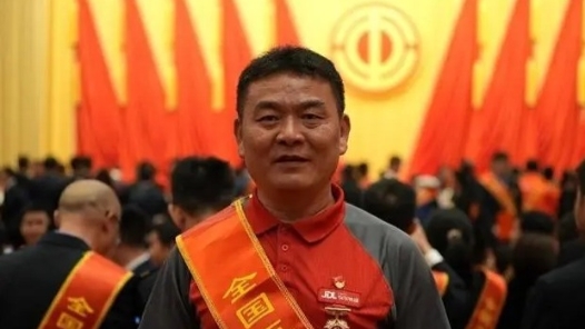 檀世旺榮獲2024年“最美職工”——送貨10年，做村民的“集體收件人”