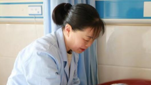 筑夢現代化 共繪新圖景·最美職工｜以“璞玉”之心守護最美夕陽紅