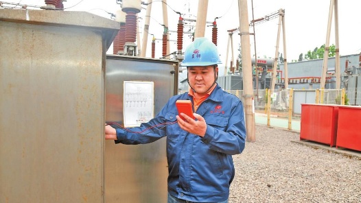 勞模風(fēng)采·2024年全國(guó)五一勞動(dòng)獎(jiǎng)?wù)拢跏懒ⅲ鸿蹭摶ㄥ懺斓摹疤胤N鋼電工”