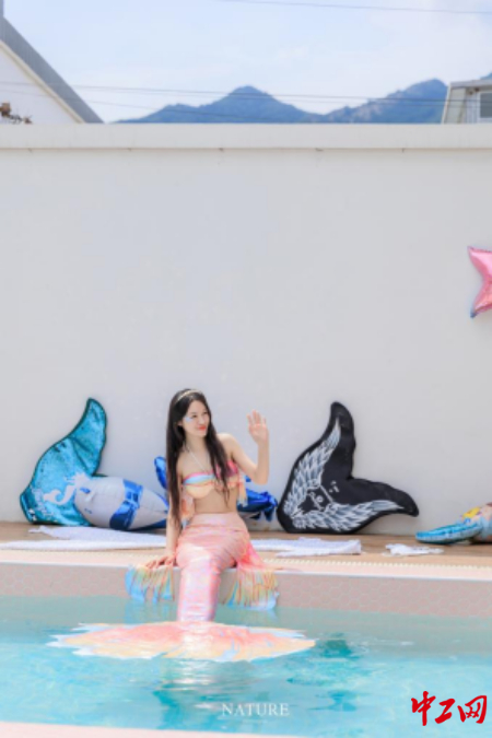 何泇柔穿戴好設備準備潛水 受訪者供圖