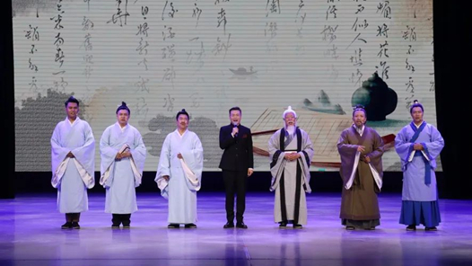 呼和浩特市舉辦“向善向上 禮信青城——點亮誠信之光”詩歌朗誦會