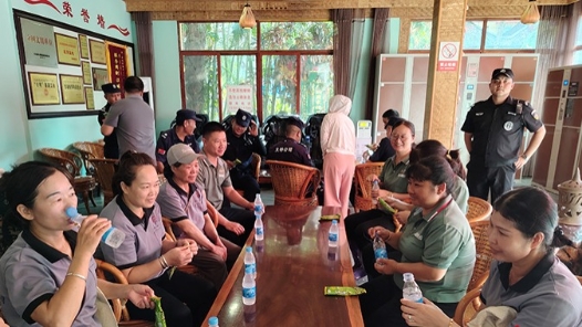 渴了累了，來西雙版納景區工會驛站歇歇腳