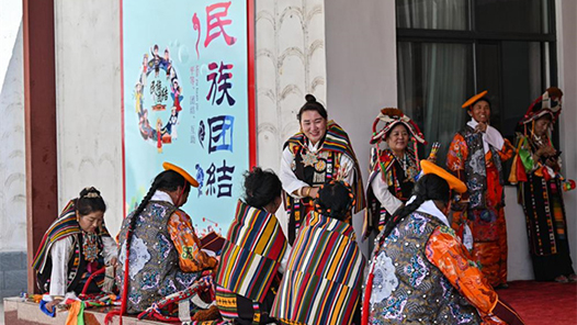 奮進強國路 闊步新征程｜同心奔赴美好前程——新中國成立75周年推進民族團結進步成就綜述