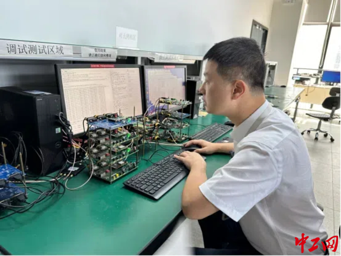 工作中的劉勇。中工網記者姚怡夢 攝