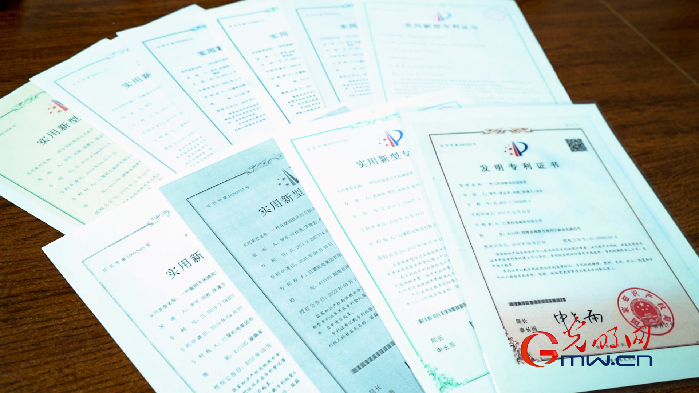 中國夢·大國工匠篇︱羅軍：磨刀不誤車床工 0.01毫米彰顯真功夫