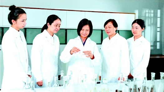 輝煌75載 與共和國同成長的勞動模范｜范國瓊：用舌尖書寫芳華