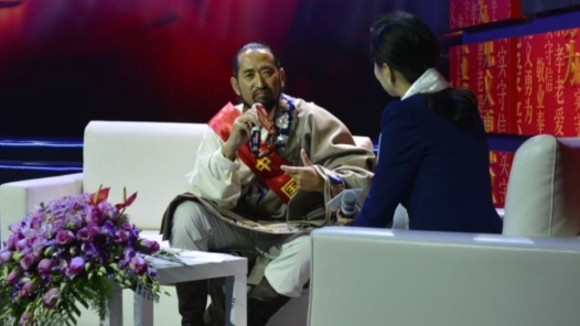 輝煌75載 與共和國同成長的勞動模范 | 其美多吉：安全行駛140多萬公里，看“雪線郵使”如何書寫職業傳奇