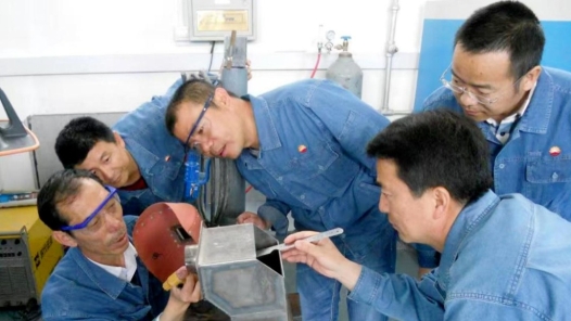 輝煌75載 與共和國同成長的勞動模范丨谷剛：弘揚工匠精神 推進后續人才薪火相傳