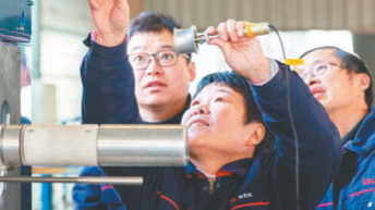 輝煌75載 與共和國同成長的勞動模范 | 于素梅：科技戰線上的鏗鏘玫瑰