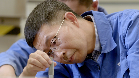 輝煌75載 與共和國同成長的勞動模范 | 子建華：為“中國速度”造引擎的數控大神