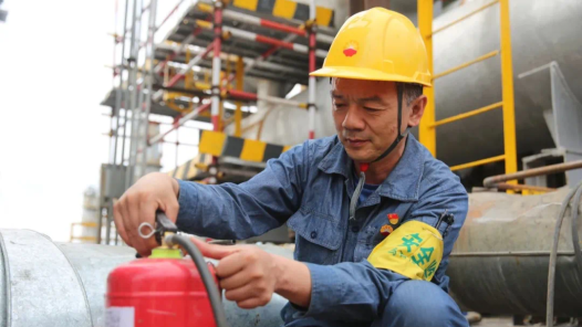 輝煌75載 與共和國同成長的勞動模范丨39載堅守，站好最后一班崗