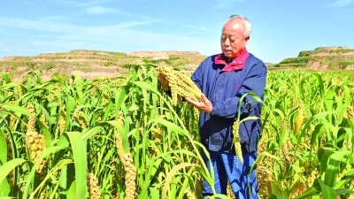 輝煌75載 與共和國同成長的勞動模范 | 張雷威：“老黃?！蓖爻鲋赂宦? title=