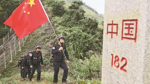 “暖邊固防”：云南工會為邊境職工精心繪制一抹暖色