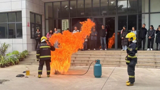 云南彌勒市總工會開展2024年消防應急培訓及疏散演練