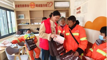 云南玉溪江川區總工會開展首個“工會服務戶外勞動者日”宣傳活動