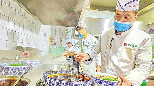 感動，美食送給環衛工人！