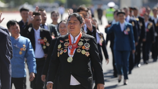 慶祝中華全國總工會成立100周年暨全國勞動模范和先進(jìn)工作者表彰大會在京舉行