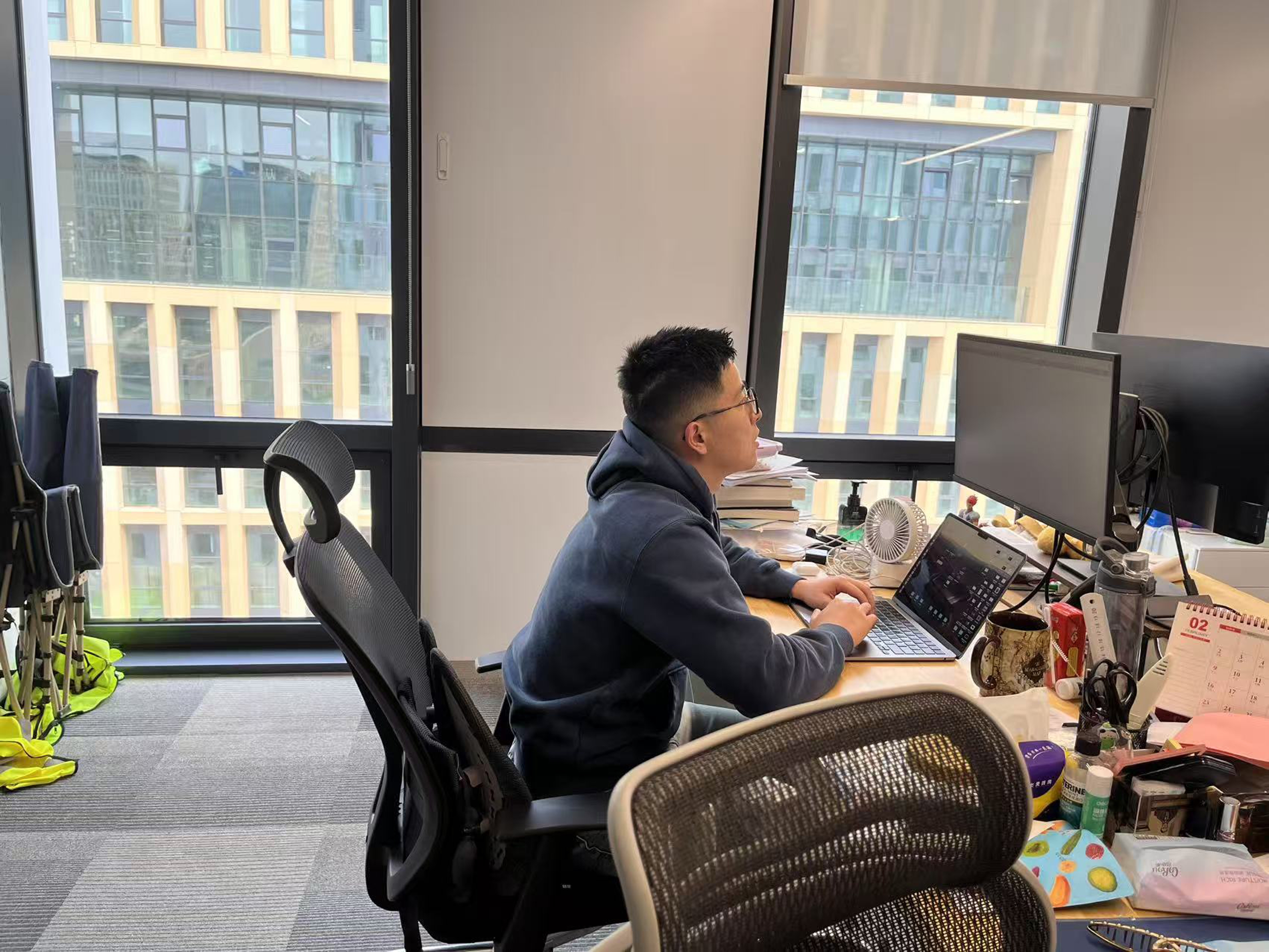 格靈深瞳胡開先工作照3