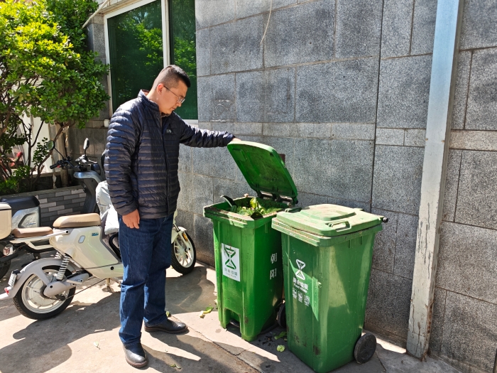 2.檢查垃圾桶-朝陽區城市管理委李樹茂