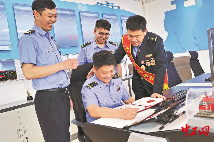 2959638_tpzz_1745830339943_b