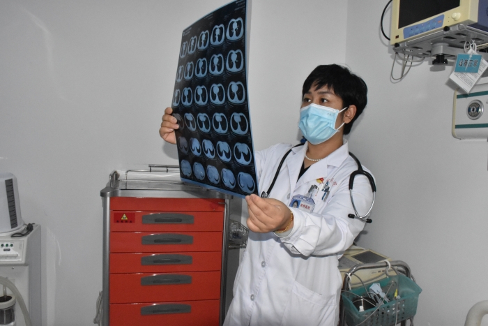 褚?guī)r證工作照-3