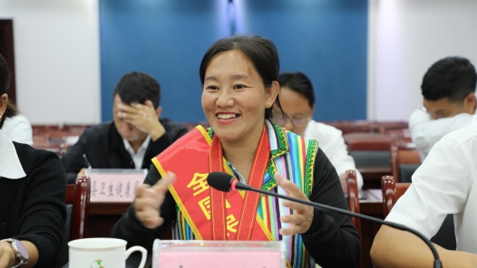 獨(dú)龍江畔“織夢(mèng)人”